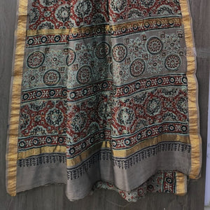 Grey n Brown, Maheshwari Silk Saree ,Hand Block Print, Abstract Design KNJ-WAP-79